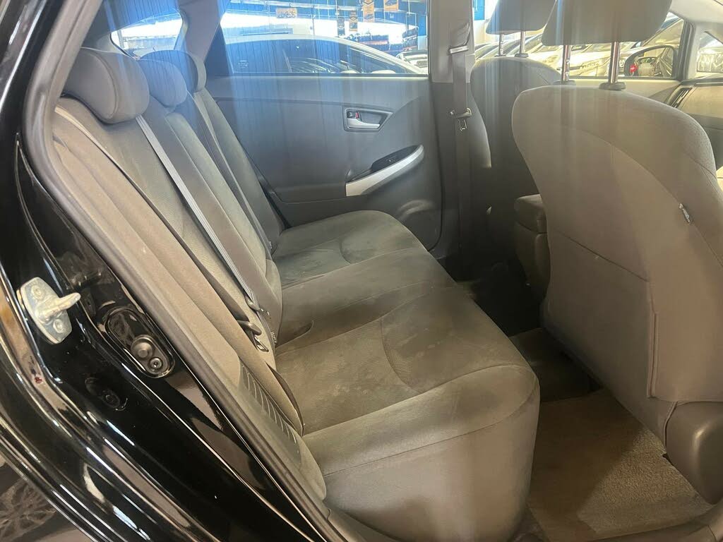 
								2010 Toyota Prius full									
