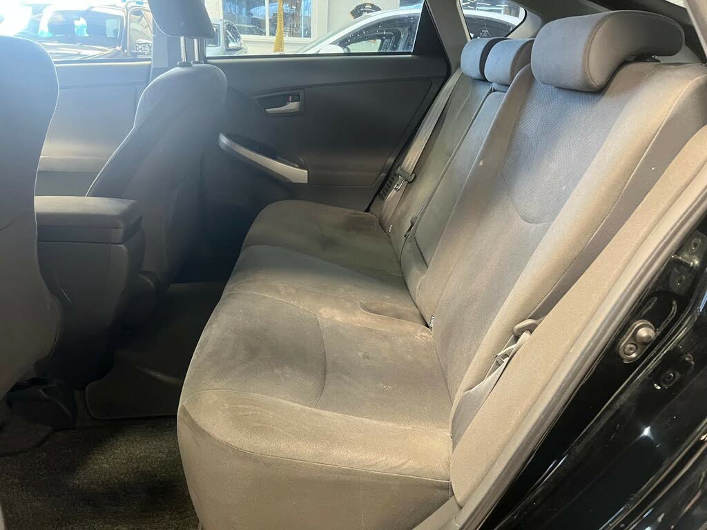 
								2010 Toyota Prius full									