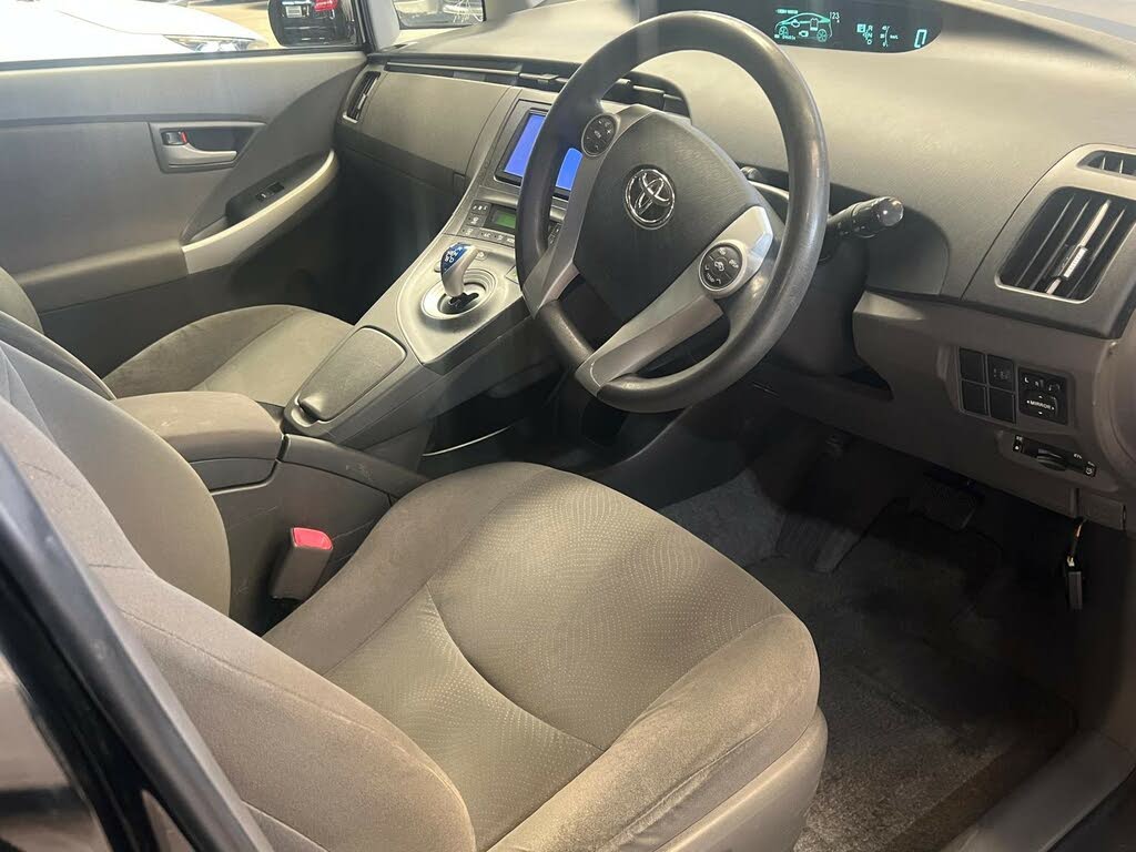
								2010 Toyota Prius full									
