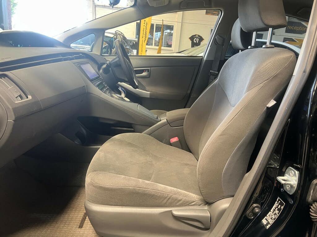 
								2010 Toyota Prius full									